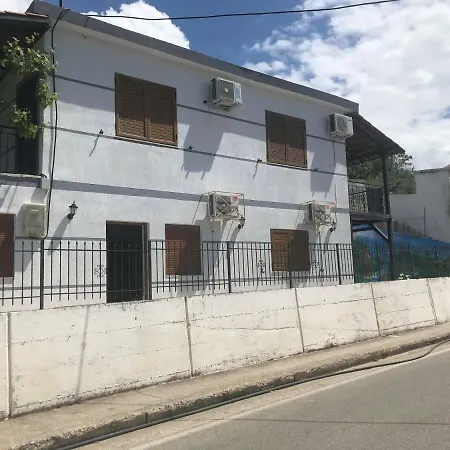 Joni's House